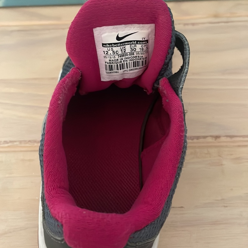 NIKE girl’s shoes pink gray Velcro size 12.5 EUC - Picture 10 of 12